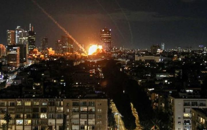 7 إصابات إحداها خطيرة جراء سقوط صاروخ إيراني قرب مستوطنة بالقدس