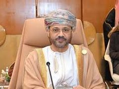 عُمان تجدد الدعوة لوقف النار والعودة للدبلوماسية