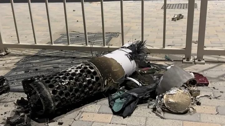 الشرطة تحذر المواطنين من بعض الأجسام والقنابل من مخلفات الصواريخ المنفجرة