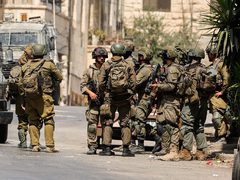 إصابات واعتقال ومداهمات خلال اقتحامات الاحتلال قرى وبلدات برام الله