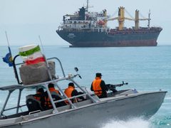 إغلاق مضيق هرمز يهدد الاقتصاد العالمي ويرفع أسعار النفط والأسمدة