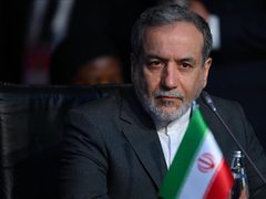 إيران تتوعد ترامب بـ"فشل" الخطة "ب" وتستعد لصد "أي هجوم بري"