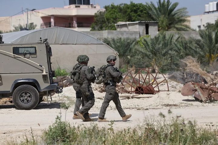 الاحتلال يدفع بمعدات عسكرية ثقيلة ومنازل متنقلة بين أريحا والعوجا