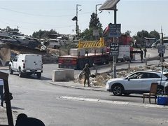 الاحتلال يغلق المدخل الشرقي لبلدة عناتا