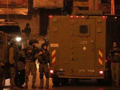 الاحتلال يعتقل ثلاثة مواطنين في كفر نعمة غرب رام الله