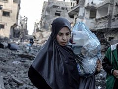 وزارة العمل في يوم المرأة: 150 ألف عاملة في الضفة و57 ألف امرأة معيلة في غزة