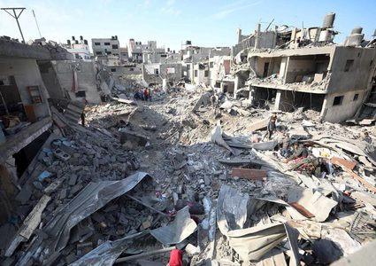 شهيد وغارات وقصف مدفعي وبحري على عديد المناطق في قطاع غزة