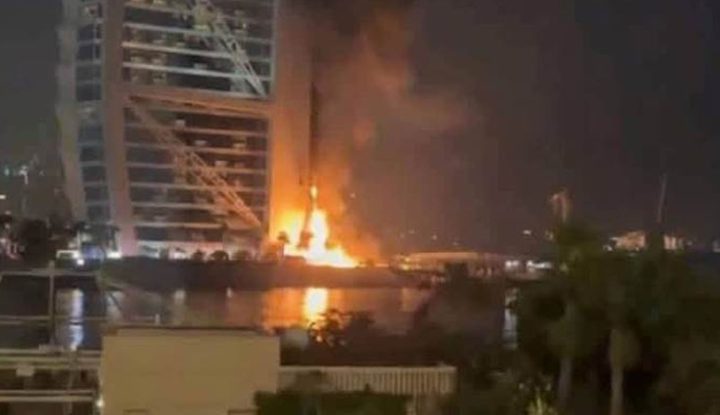 البحرين: حريق في المنامة نتيجة "ضربات إيرانية" وأضرار مادية بعد انفجارات"