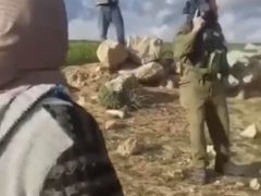 استشهاد شاب وإصابة شقيقه برصاص مستوطنين بمسافر يطا جنوب الخليل