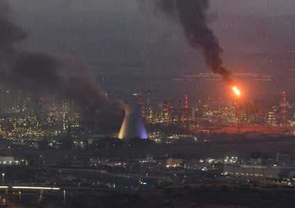 حزب الله يعلن استهداف مصفاة حيفا بسرب من المسيرات الإنقضاضية