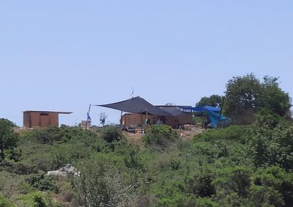 مستعمرون يقيمون بؤرة استيطانية جديدة بين اللبن الشرقية وياسوف