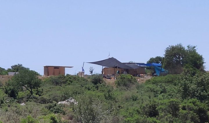 مستعمرون يقيمون بؤرة استيطانية جديدة بين اللبن الشرقية وياسوف