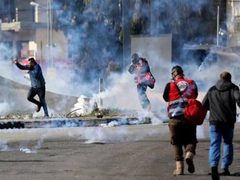 اصابات بالاختناق في مخيم الفوار