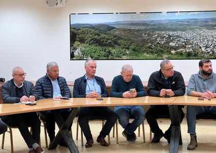 إضراب للسلطات المحلية العربية غدا بعد الاعتداء على رئيس بلدية عرابة