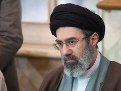 مجتبى خامنئي يتولى منصب المرشد الأعلى لإيران خلفًا لوالده