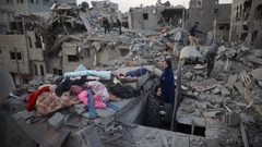 6 شهداء وعشرات الإصابات جراء غارات شنها الاحتلال على قطاع غزة