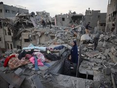 6 شهداء وعشرات الإصابات جراء غارات شنها الاحتلال على قطاع غزة