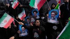 إيران تشهد تجمعات حاشدة في مراسم مبايعة المرشد الأعلى الجديد