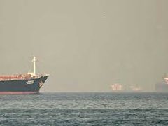 تصاعد القلق الخليجي من تداعيات الحرب مع إيران وسط مخاوف من تعطل إمدادات الطاقة