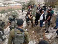 إصابة أربعة مواطنين باعتداءات للمستوطنين في بلدات جنوب نابلس