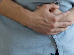 لماذا يزداد الإمساك في رمضان؟ أخصائية تغذية توضح الأسباب وطرق الوقاية