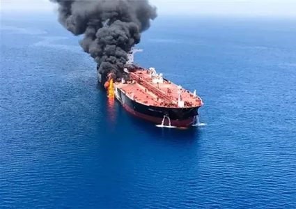 إيران تنفي عبور ناقلة نفط بمرافقة أميركية في مضيق هرمز