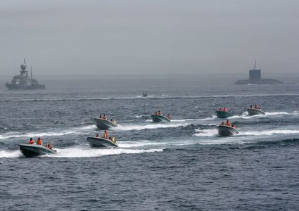 إيران تحذر: لا حق لسفن المعتدين بعبور مضيق هرمز وسط توتر أمريكي-إسرائيلي