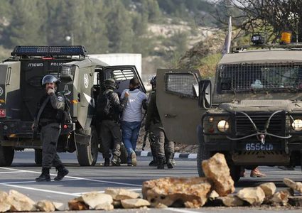 الاحتلال يقتحم قرية الريحية جنوب الخليل
