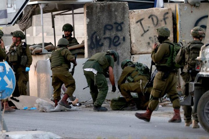 إصابة أربعة مواطنين باعتداء جنود الاحتلال عليهم بالضرب في طمون جنوب شرق طوباس