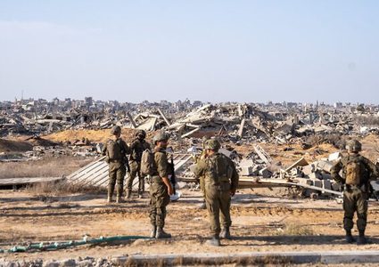 الاحتلال ينسف منازل شرق غزة وغارات جوي وقصف مدفعي بخان يونس ودير البلح