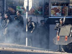 إصابة شاب برصاص الاحتلال خلال مواجهات في مخيم العروب شمال الخليل