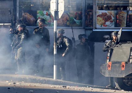 إصابة شاب برصاص الاحتلال خلال مواجهات في مخيم العروب شمال الخليل