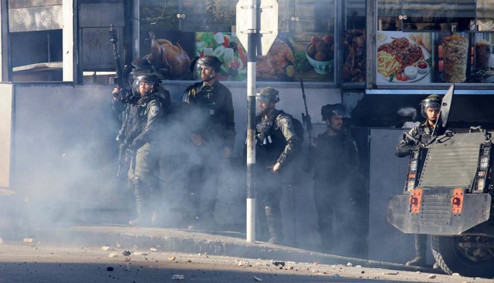 إصابة شاب برصاص الاحتلال خلال مواجهات في مخيم العروب شمال الخليل