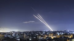 220 صاروخا من لبنان تضرب قلب إسرائيل… ونتنياهو يبحث توسيع المنطقة العازلة