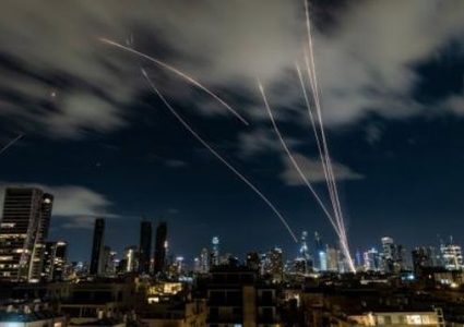 هجوم صاروخي إيرني لبناني مزدوج يهزّ مدن فلسطين المحتلة من رأس الناقورة حتى إيلات