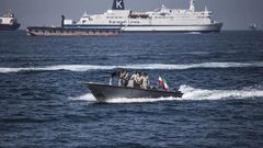 الحرس الثوري الإيراني: سنبقي مضيق هرمز مغلقًا تلبيةً لأوامر المرشد الأعلى