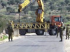 قوات الاحتلال تقتحم قرية ام صفا