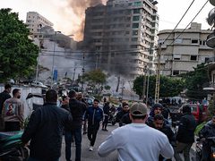 إنذارات إخلاء في ضاحية بيروت وغارات عنيفة جنوب وشرق لبنان