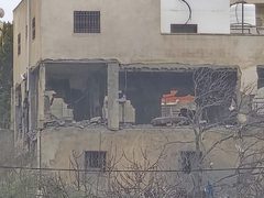 الاحتلال يفجر منزل عائلة الأسير عزمي أبو هليل في دورا