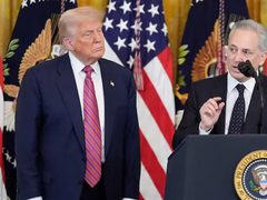 مستشار لترامب يدعو لإيجاد مخرج من الحرب مع إيران ويحذر من نتائج كارثية