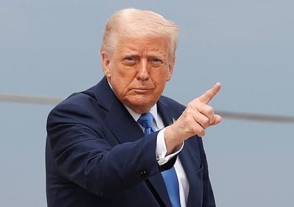 رئيس البرلمان الإيراني يسخر من ترامب: اعلن هزيمة طهران 9 مرات