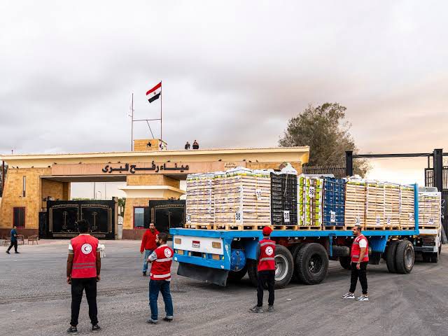 الاحتلال يعلن إعادة فتح معبر رفح اعتبارا من يوم الأربعاء