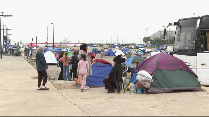 نازحو لبنان يواجهون الأمطار في خيام وسط أزمة إنسانية متفاقمة