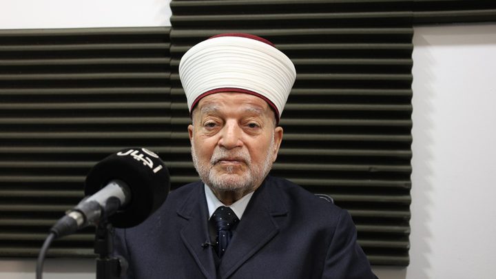 المفتي يدعو إلى مراقبة هلال شهر شوال بعد غروب شمس الأربعاء