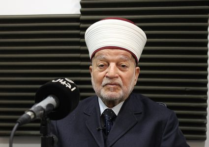 المفتي يدعو إلى مراقبة هلال شهر شوال بعد غروب شمس الأربعاء