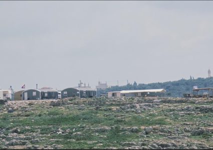 مستوطنون يخربون غرفة زراعية ويسيجون 500 دونم غرب سلفيت