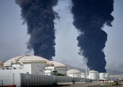 حريق بمنشأة نفطية في الإمارات: مسيّرة تستهدف الصناعات البترولية