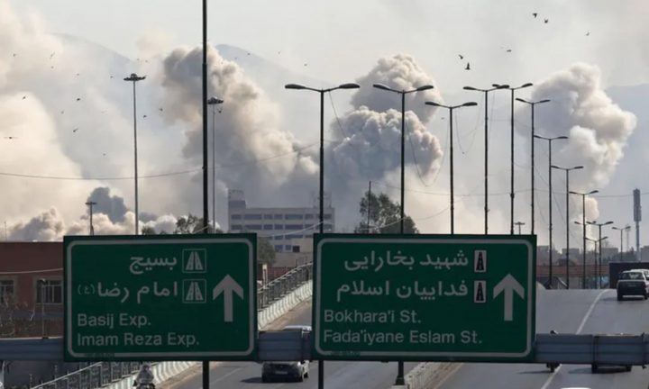 في اليوم الـ17 للحرب: ضربات متبادلة وتصاعد المخاوف من اتساع رقعة الصراع