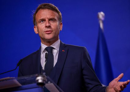 ماكرون: فرنسا لن تشارك حالياً في عمليات تأمين مضيق هرمز