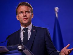 ماكرون: فرنسا لن تشارك حالياً في عمليات تأمين مضيق هرمز